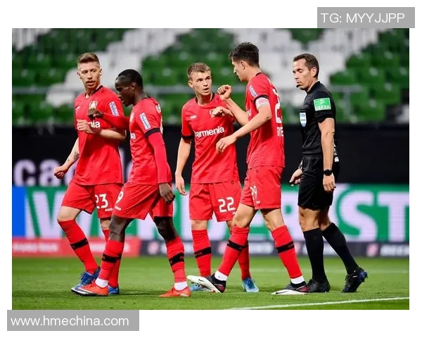 勒沃库森主场迎战曼联双方争夺欧战资格的关键之战